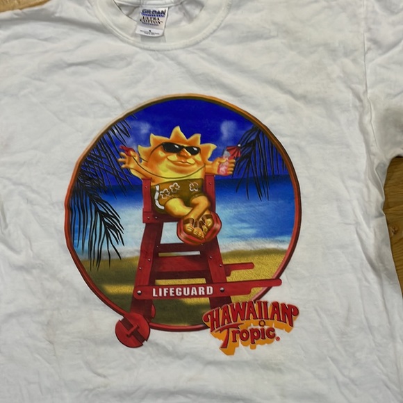 Hawaiian Tropic Graphic tee - Picture 2 of 5